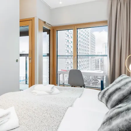Aparthotel Mennica Deluxe Centre By Renters Prestige *