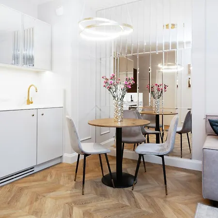 Mennica Deluxe Centre By Renters Prestige Warsaw