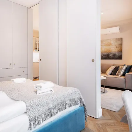 Mennica Deluxe Centre By Renters Prestige Aparthotel