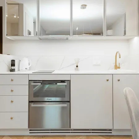 Апарт-отель Mennica Deluxe Centre By Renters Prestige 4*